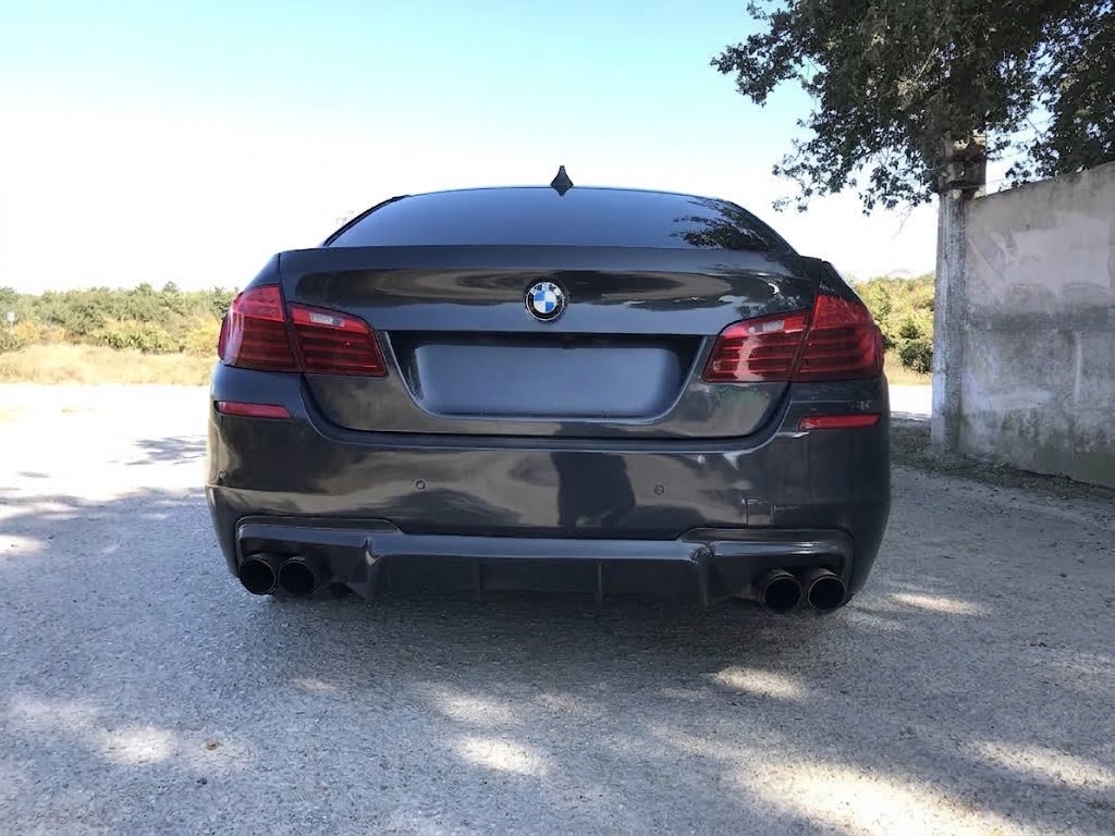 BMW aizmugurējais difuzors ap četriem izpūtēja uzgaļiem