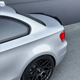 M4 stila bagāžnieka spoileris BMW E82, spīdīgi melns — 2